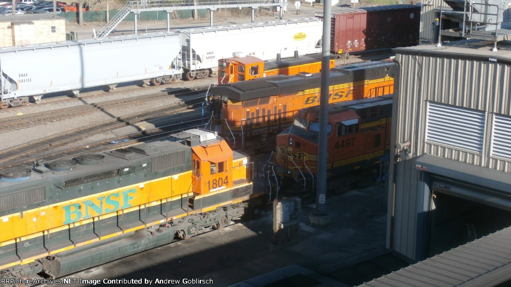 BNSF 1804, 4497, 6982, 721704, DNAX 585029 & 585105